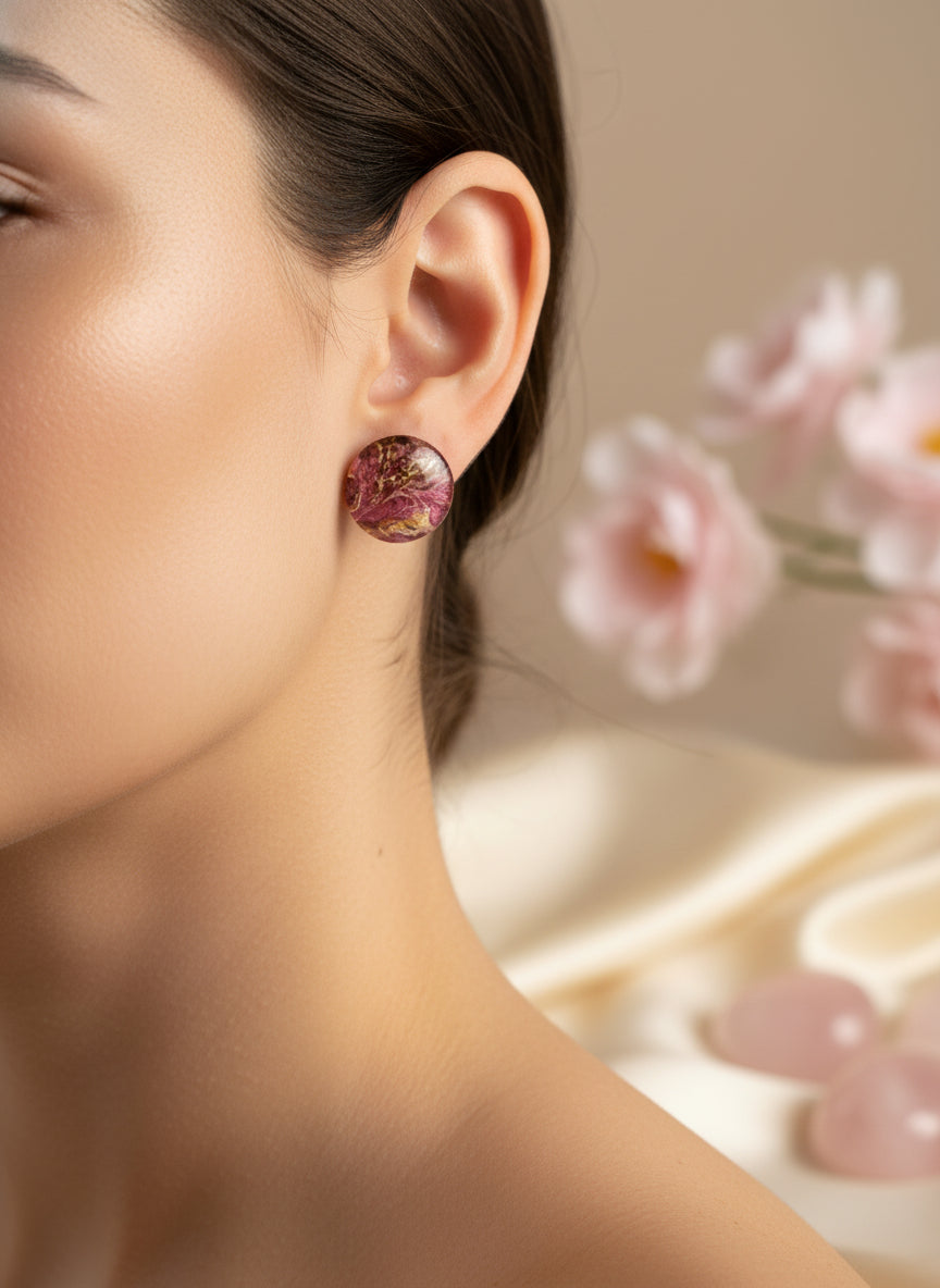 Cabochon Earring with Mineral design