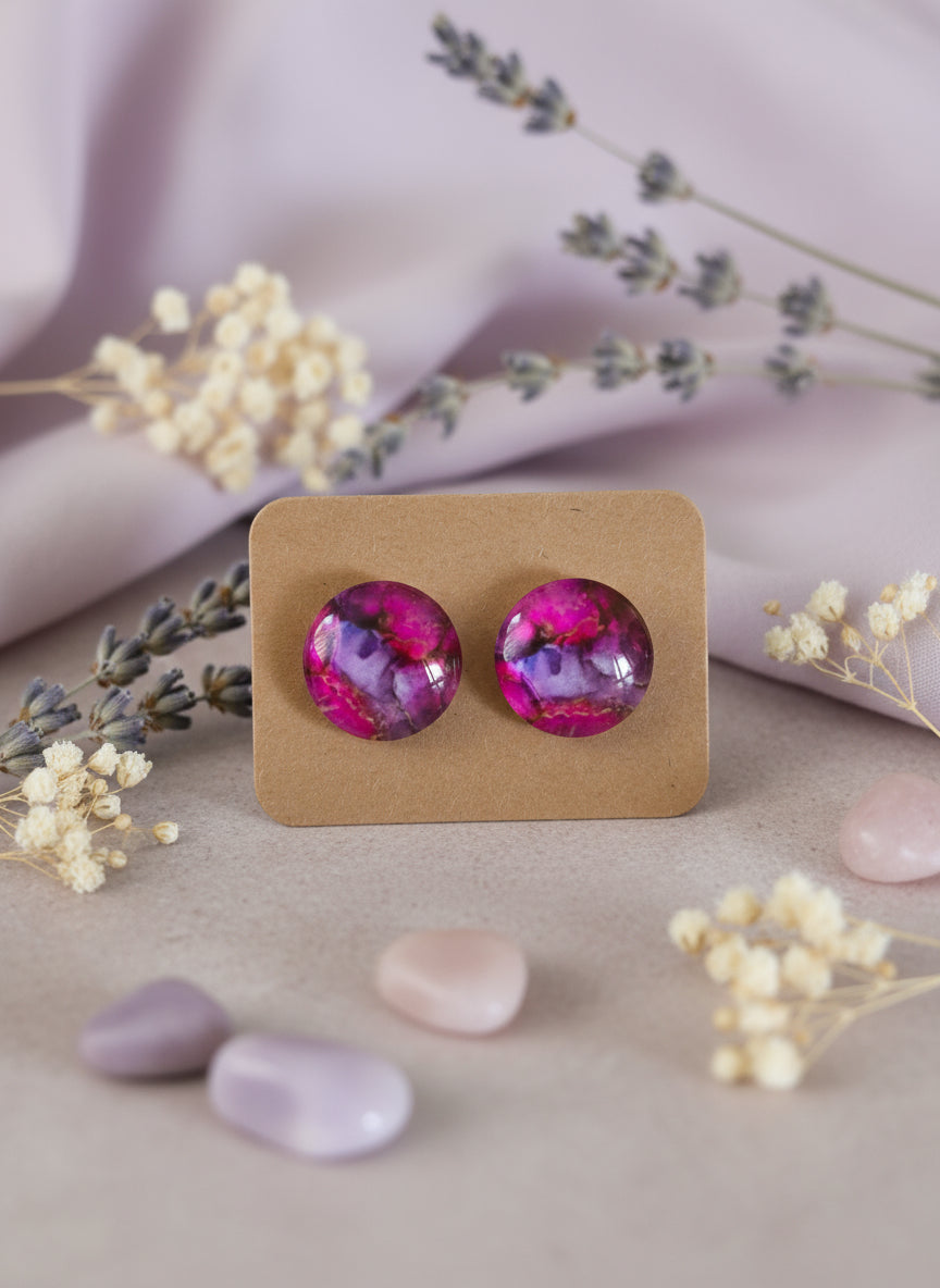 Cabochon Earring with Mineral design