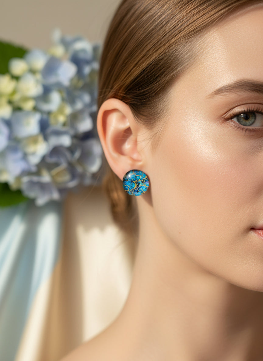 Cabochon Earring with Mineral design