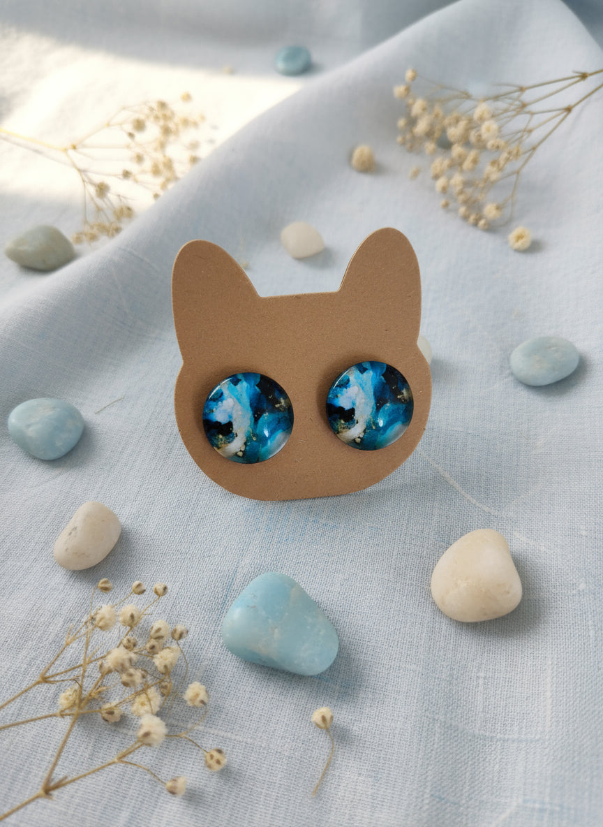 Cabochon Earring with Mineral design