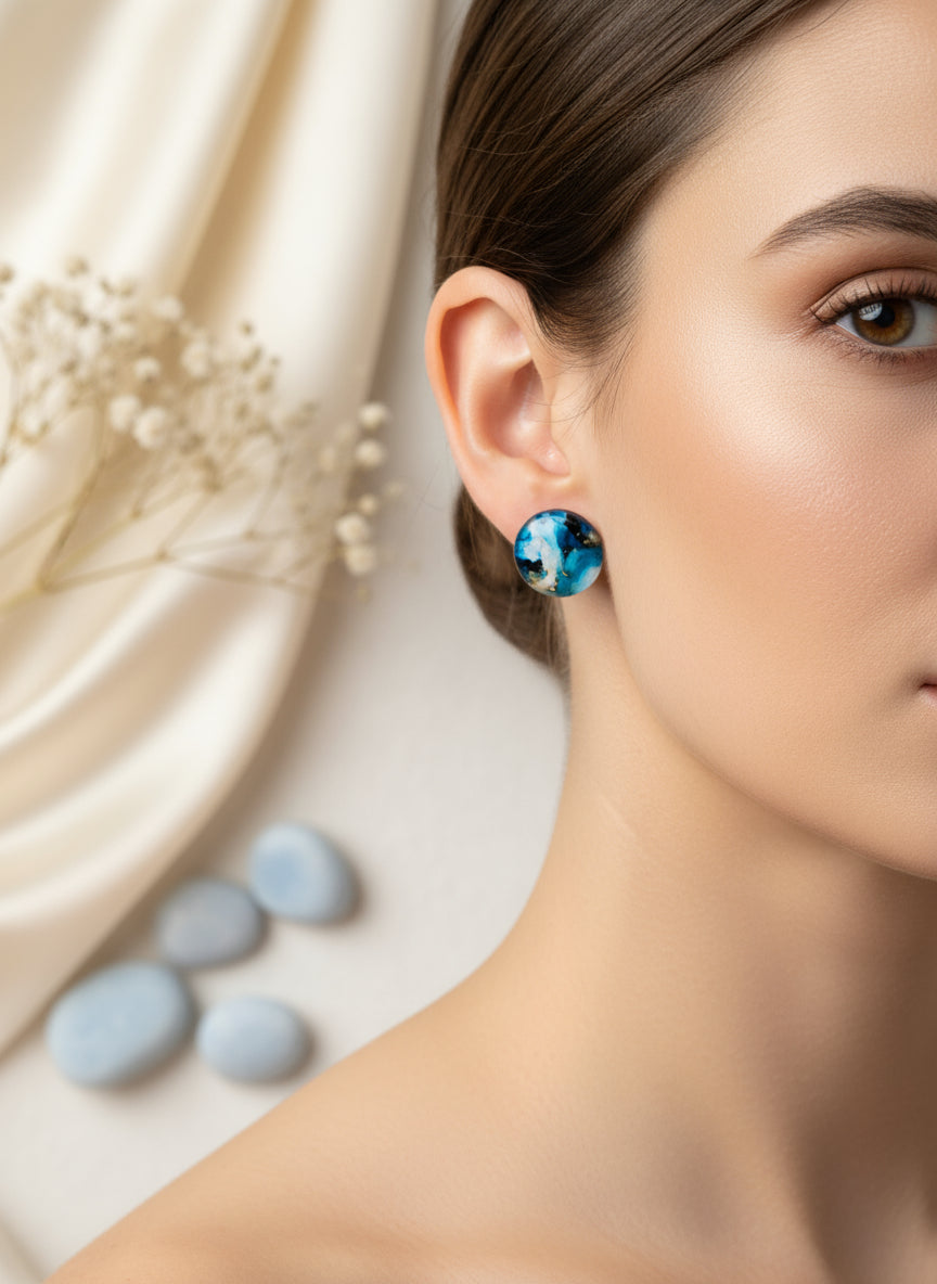 Cabochon Earring with Mineral design