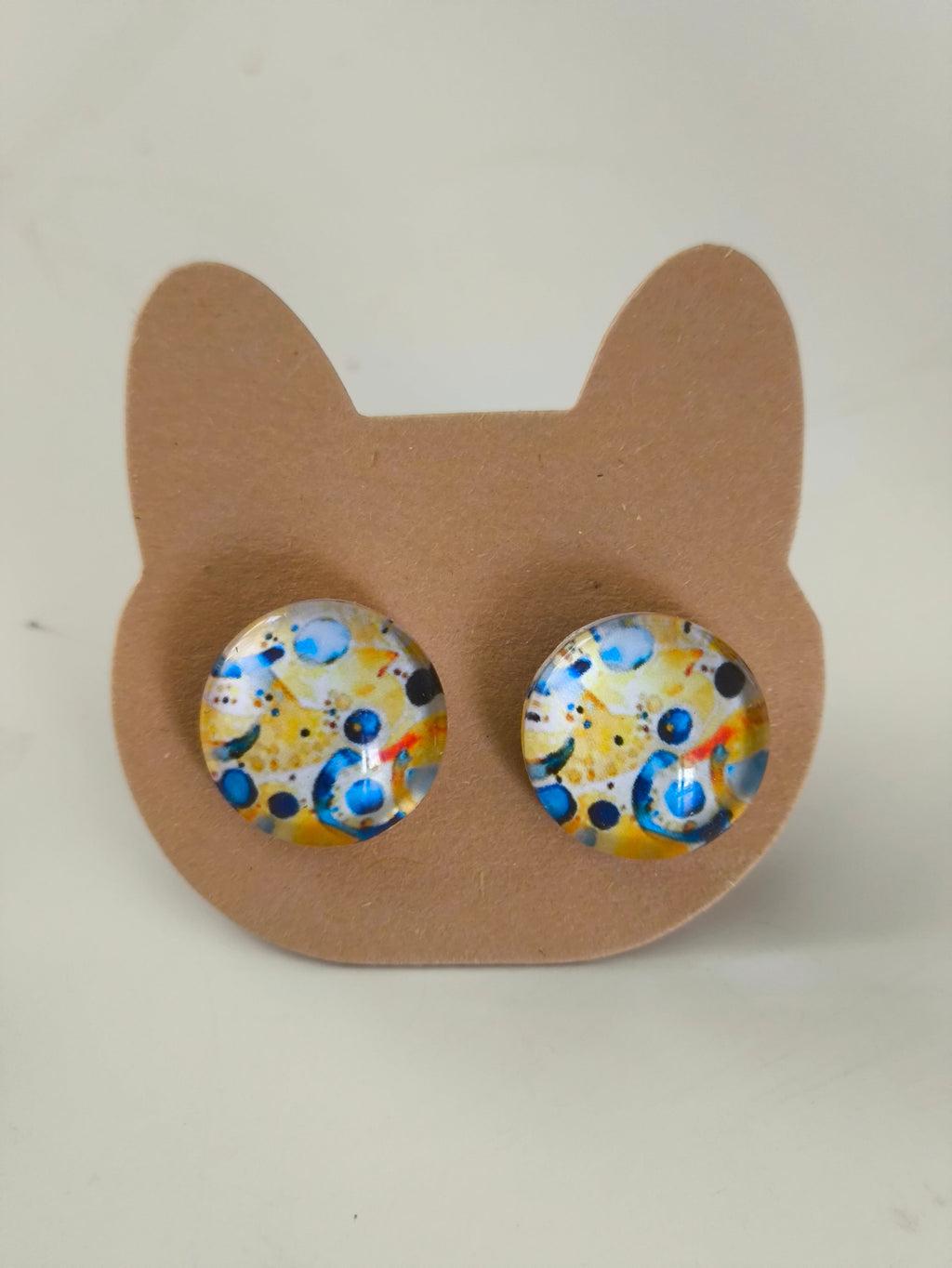 Cabochon Earring with Mineral design