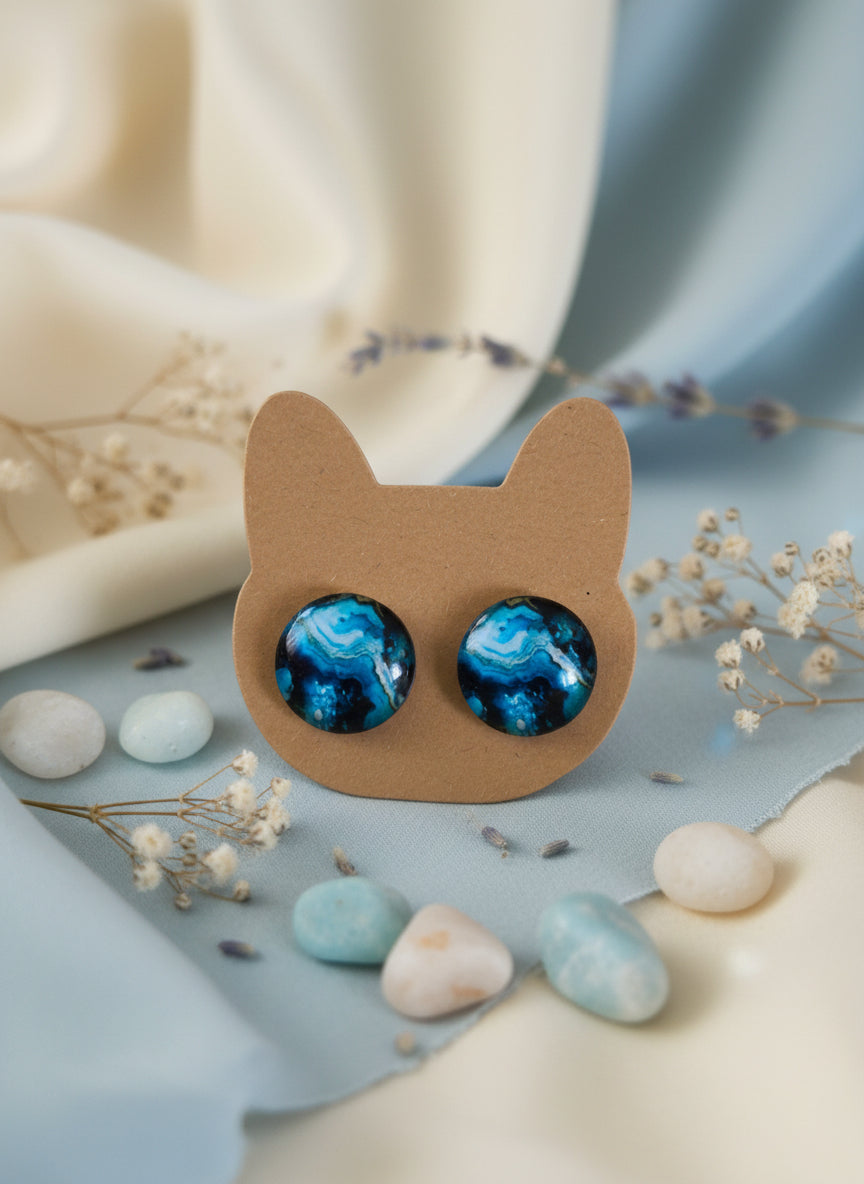 Cabochon Earring with Mineral design