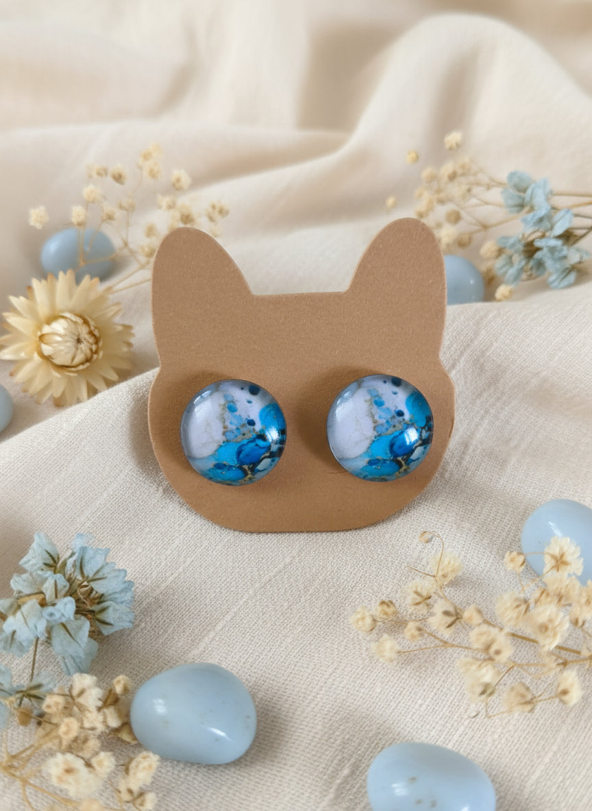 Cabochon Earring with Mineral design