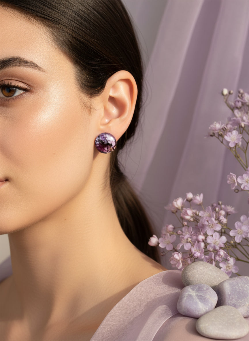 Cabochon Earring with Mineral design