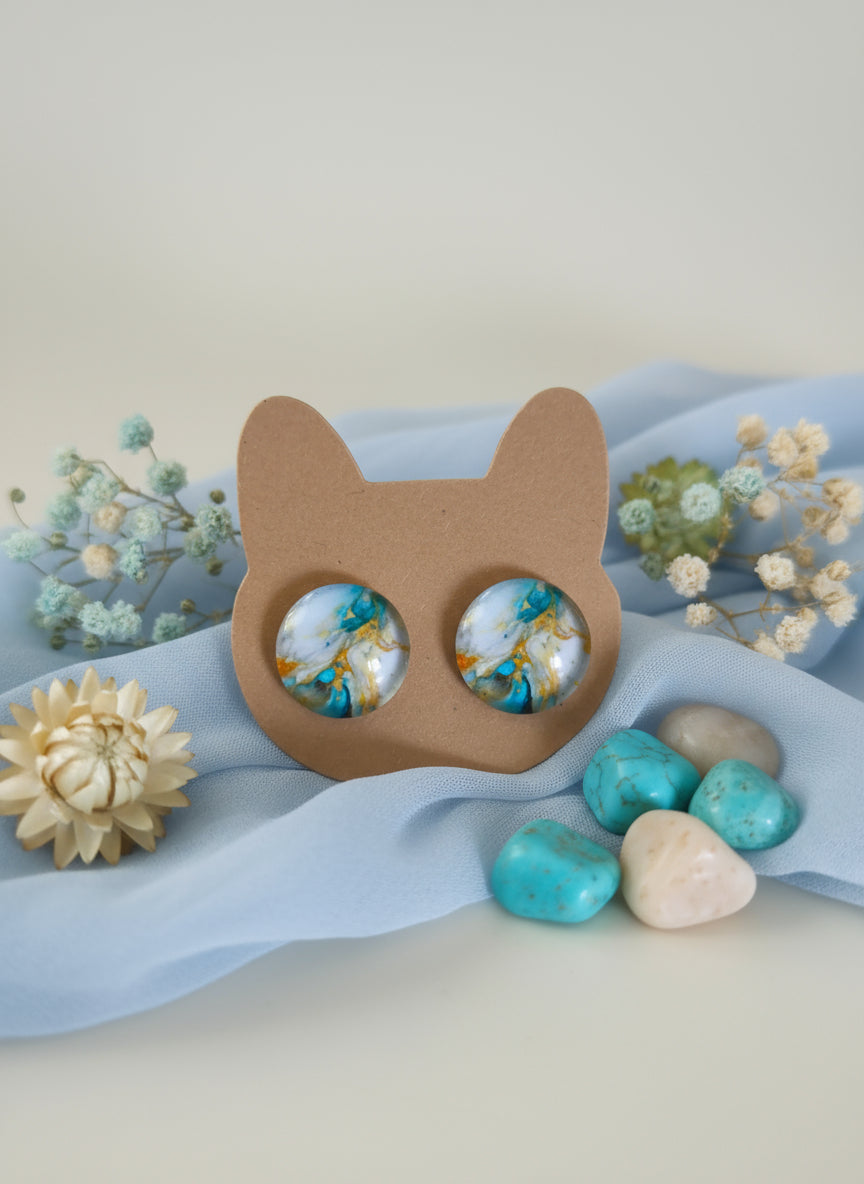 Cabochon Earring with Mineral design