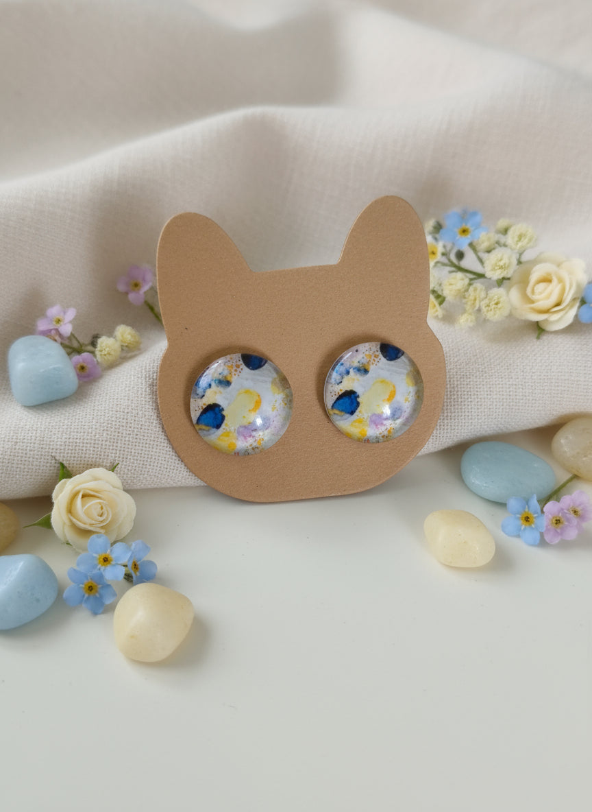 Cabochon Earring with Mineral design