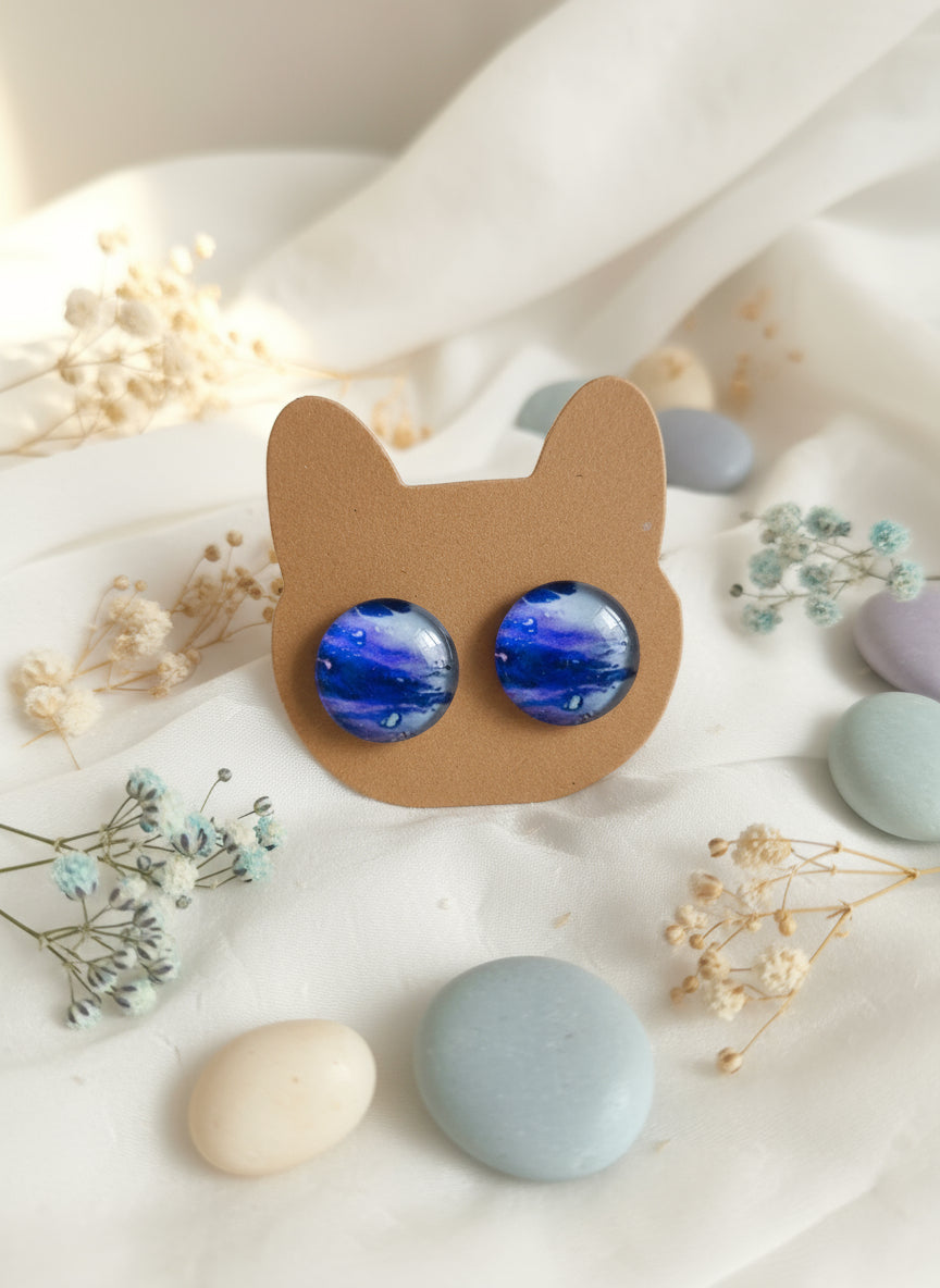 Cabochon Earring with Mineral design