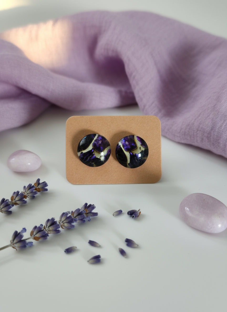 Cabochon Earring with Mineral design