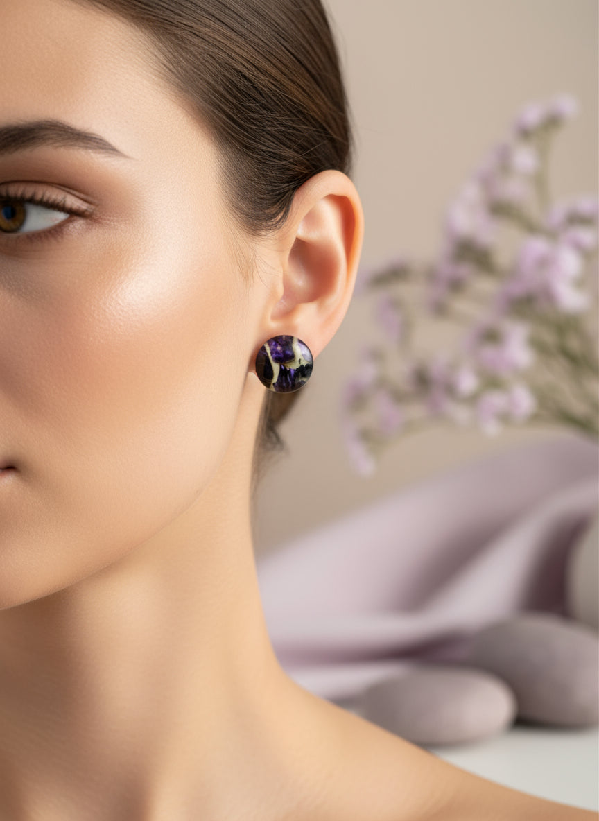 Cabochon Earring with Mineral design