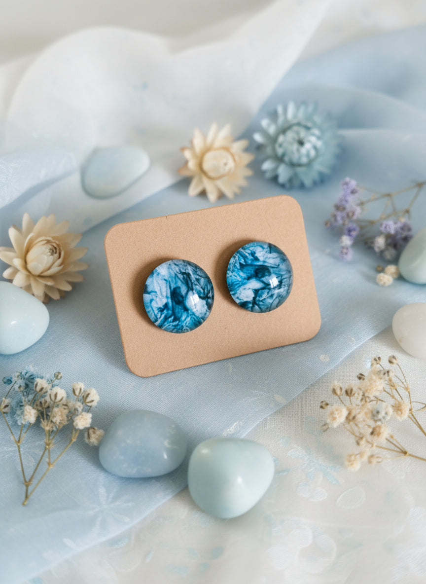 Cabochon Earring with Mineral design