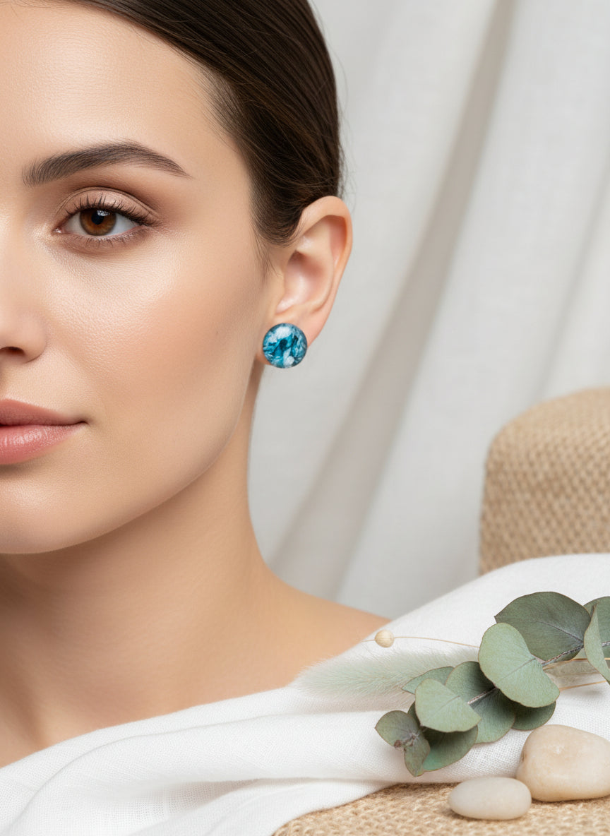 Cabochon Earring with Mineral design