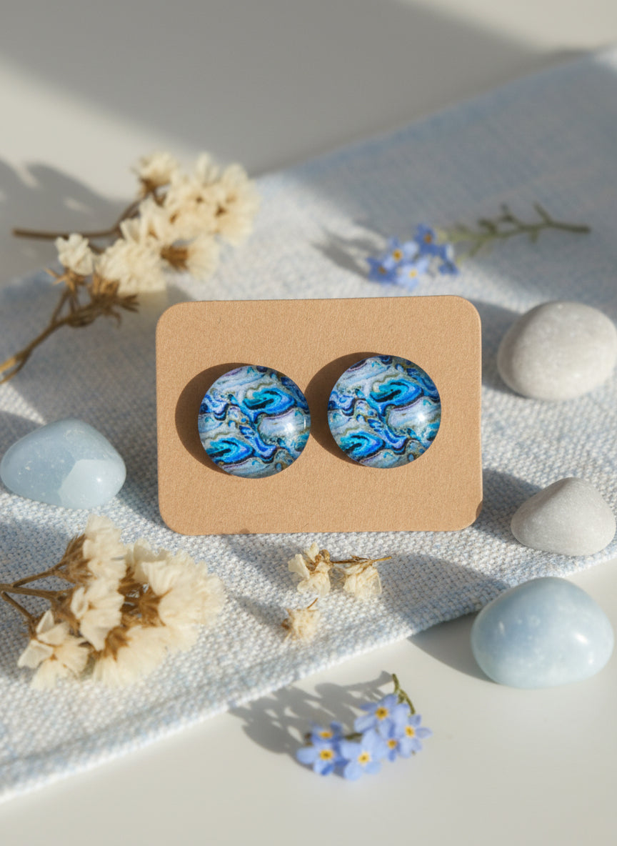 Cabochon Earring with Mineral design