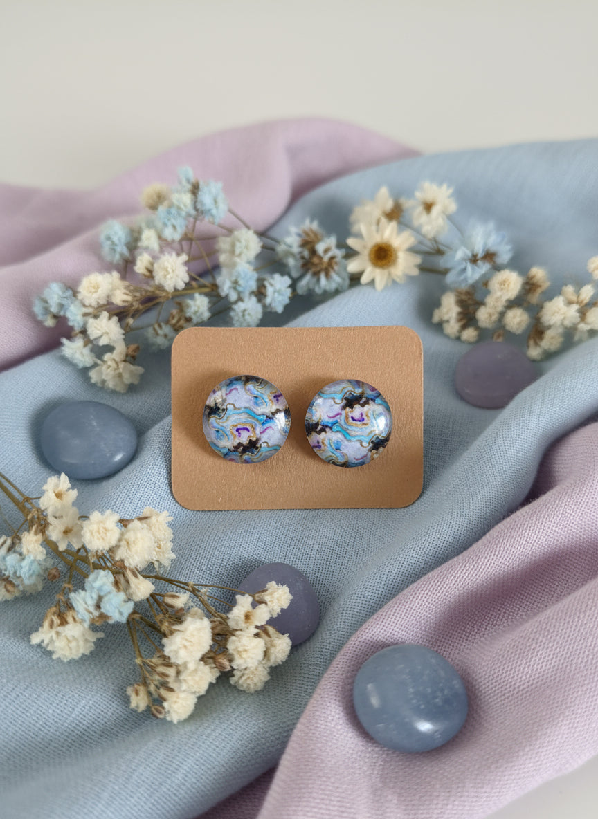 Cabochon Earring with Mineral design