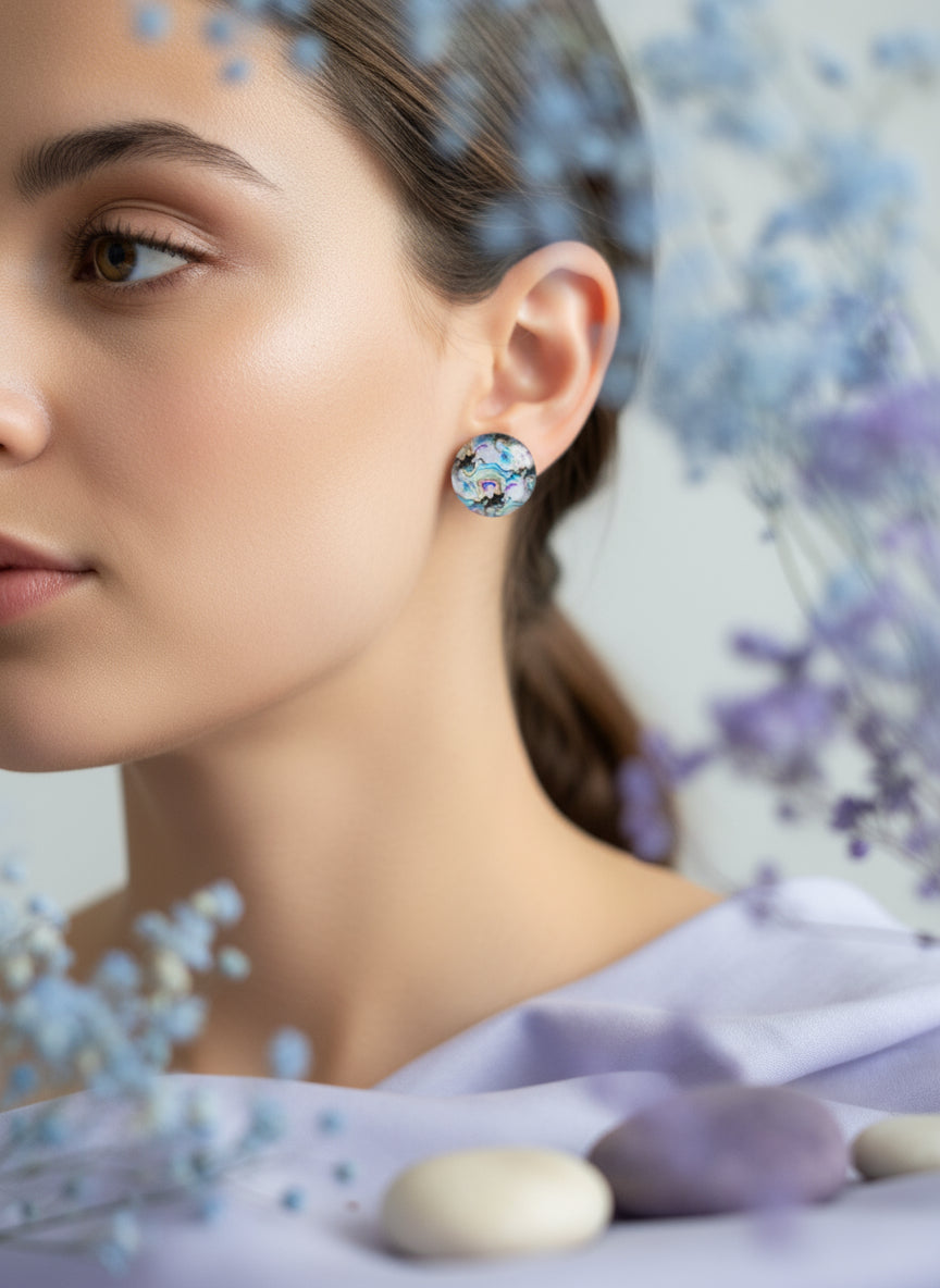 Cabochon Earring with Mineral design