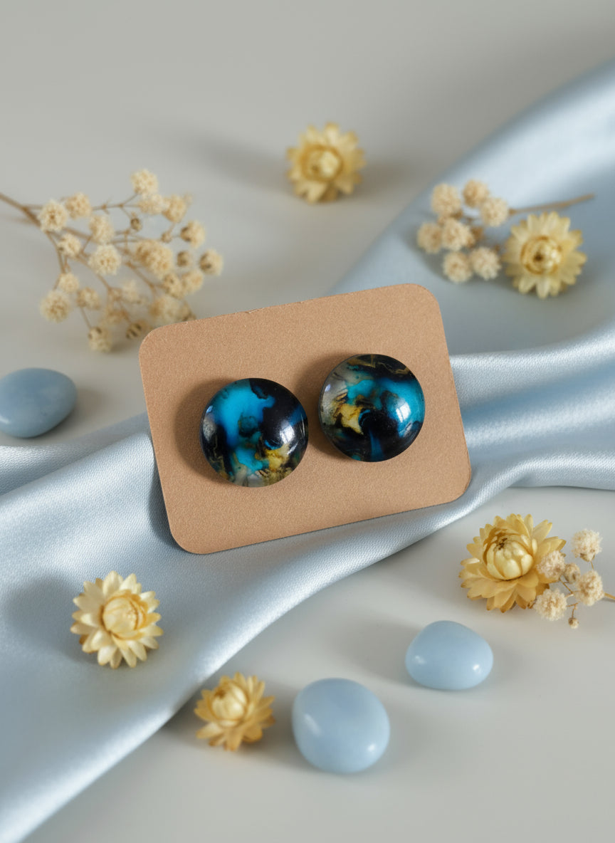 Cabochon Earring with Mineral design