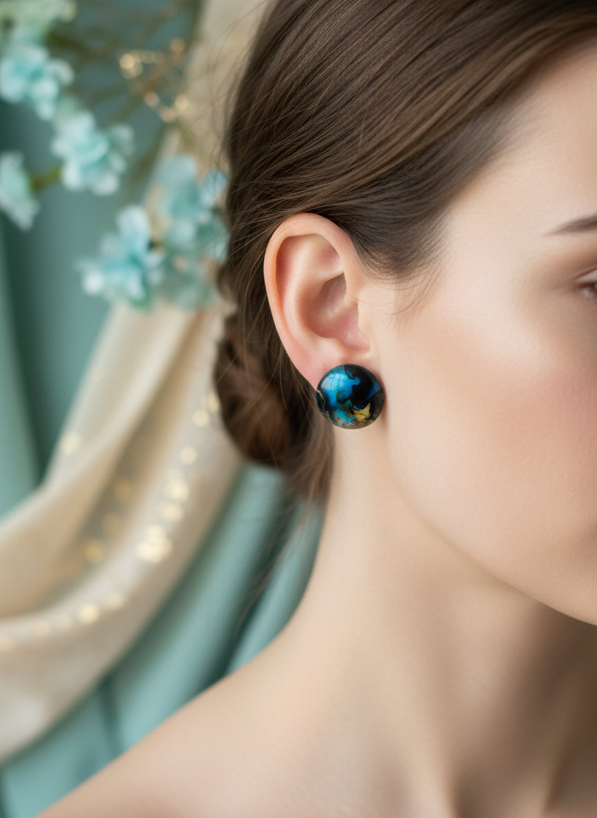 Cabochon Earring with Mineral design