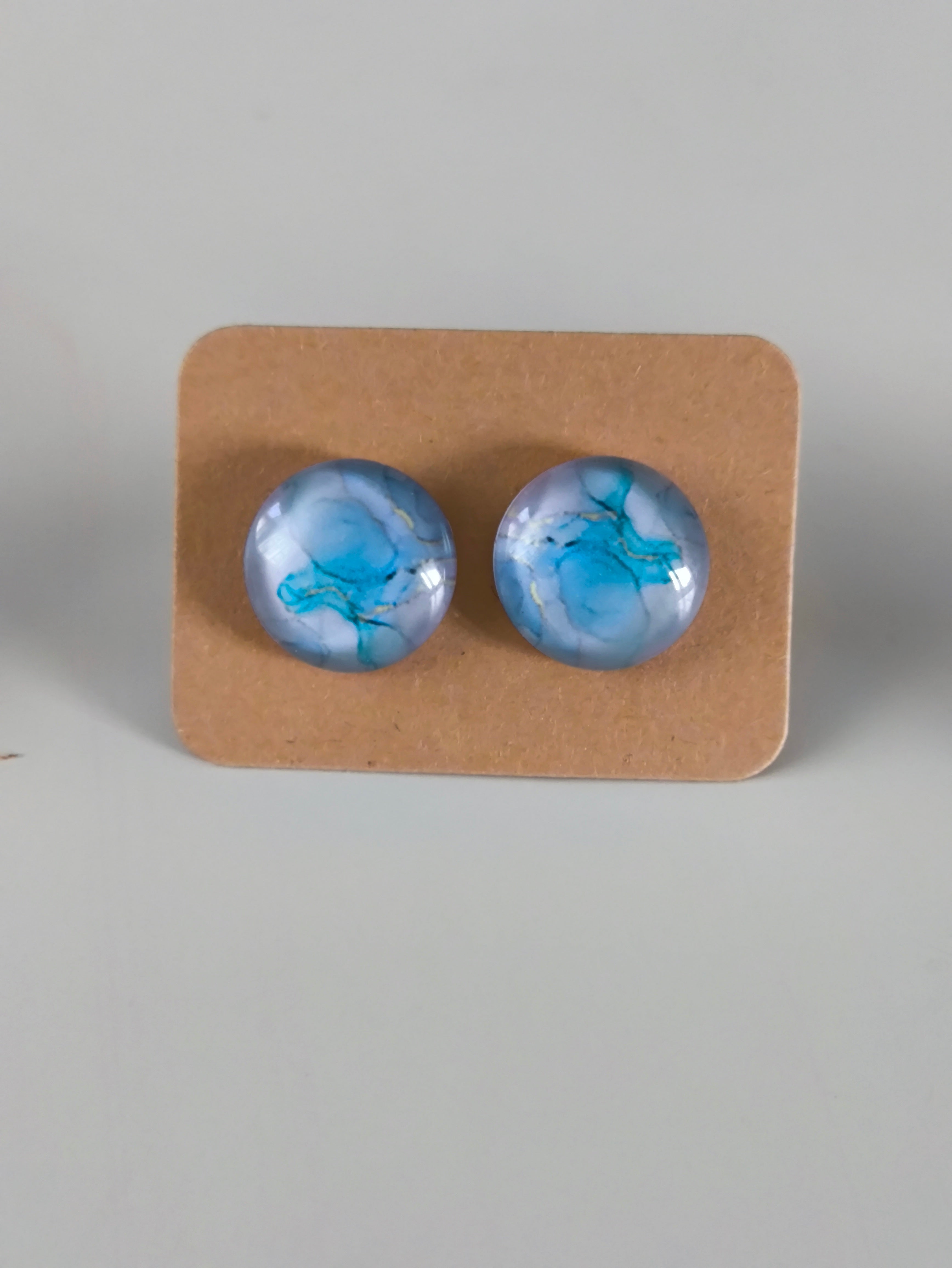 Cabochon Earring with Mineral design