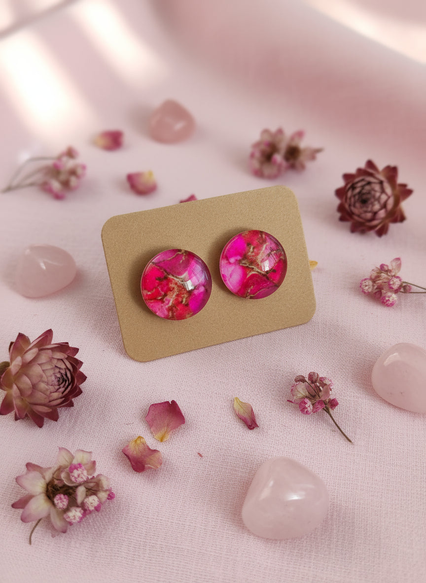 Cabochon Earring with Mineral design