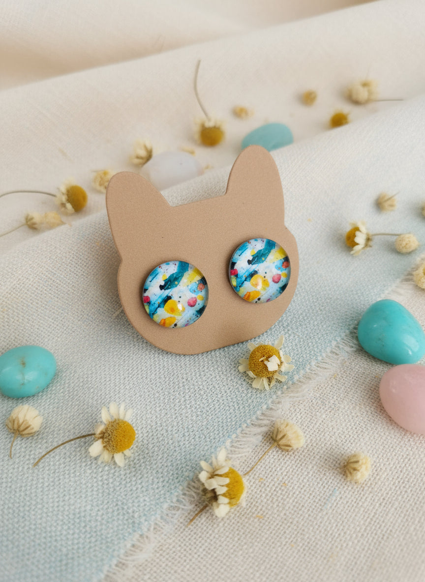 Cabochon Earring with Mineral design