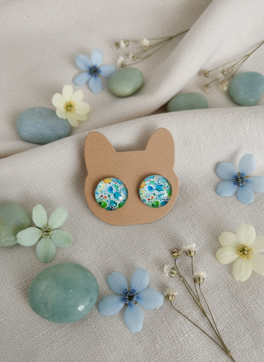 Cabochon Earring with Mineral design