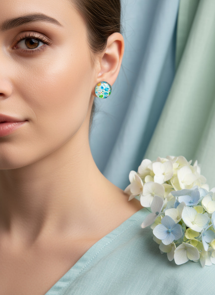 Cabochon Earring with Mineral design