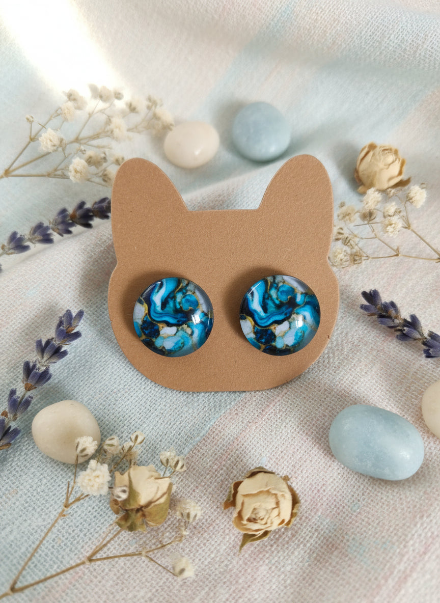 Cabochon Earring with Mineral design