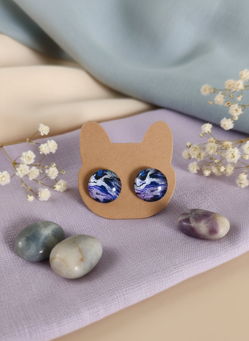 Cabochon Earring with Mineral design