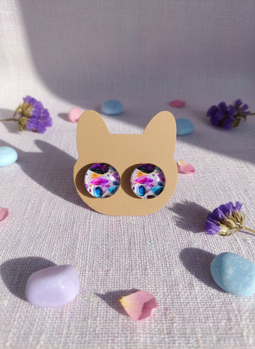 Cabochon Earring with Mineral design