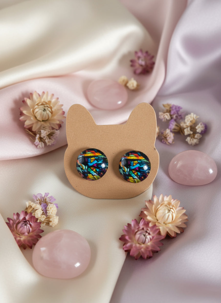 Cabochon Earring with Mineral design