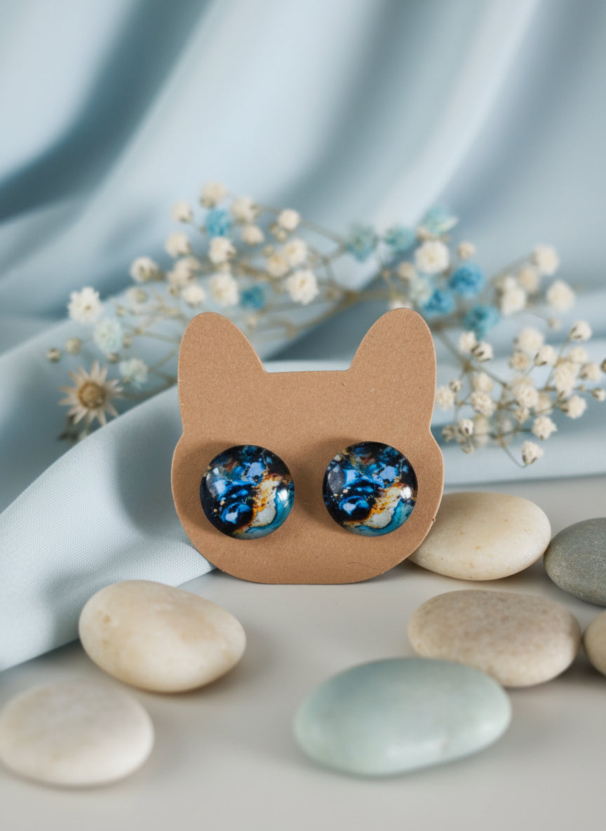 Cabochon Earring with Mineral design