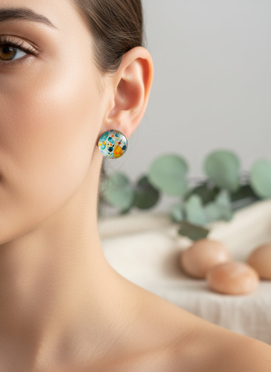Cabochon Earring with Mineral design