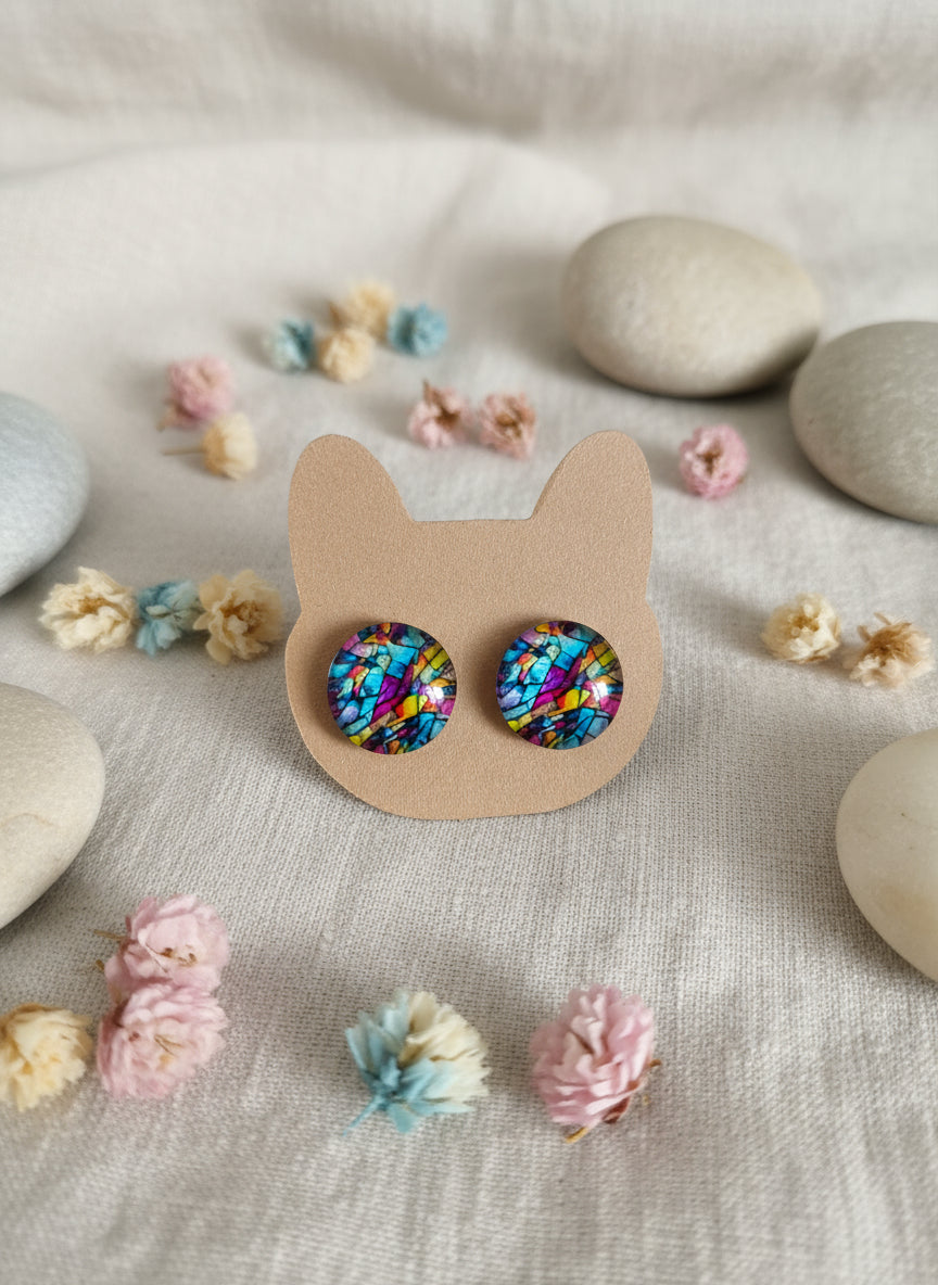 Cabochon Earring with Mineral design