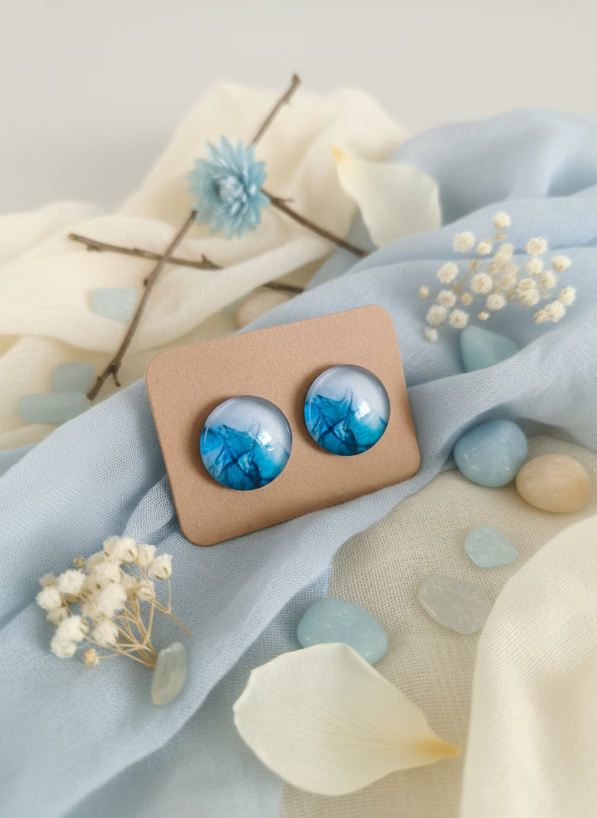 Cabochon Earring with Mineral design