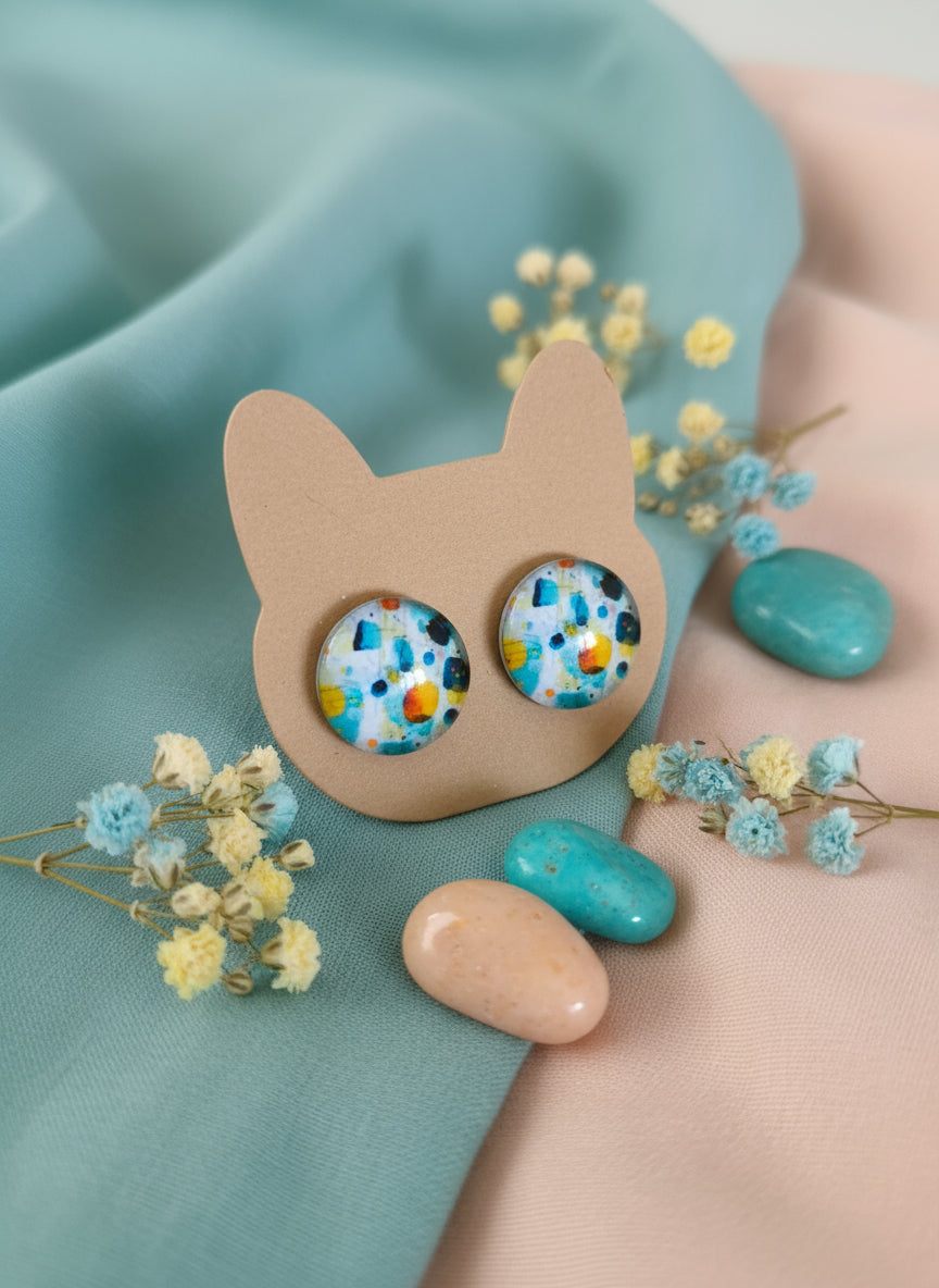 Cabochon Earring with Mineral design