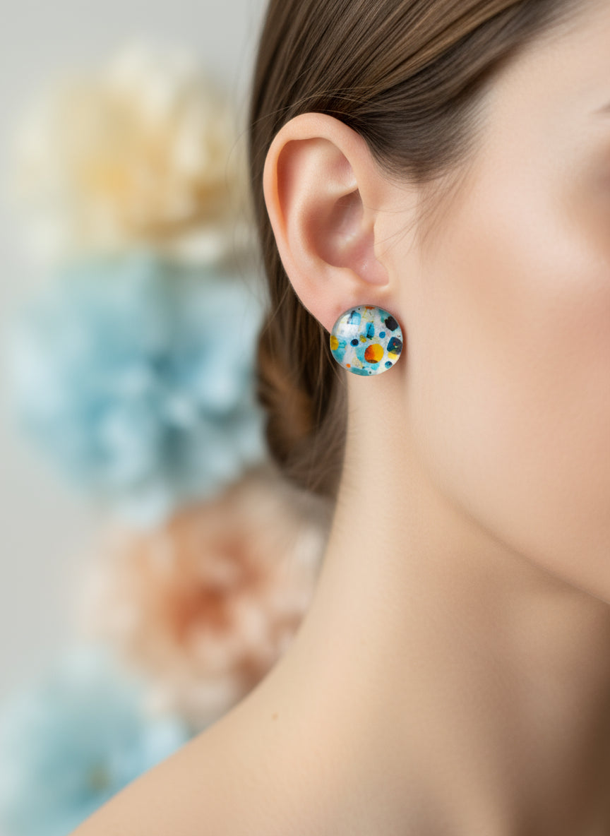Cabochon Earring with Mineral design