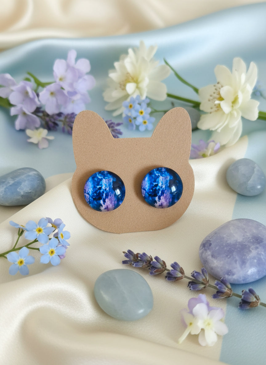 Cabochon Earring with Mineral design