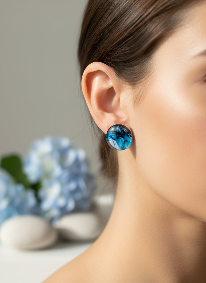 Cabochon Earring with Mineral design