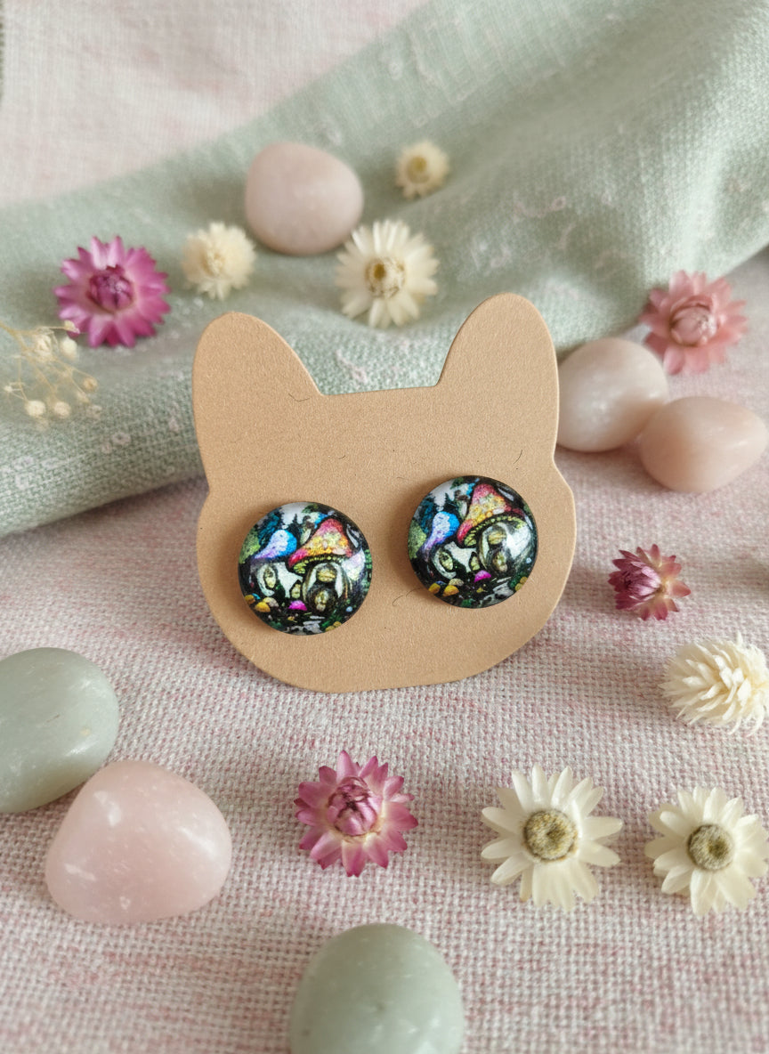 Cabochon Earring with Mushroom
